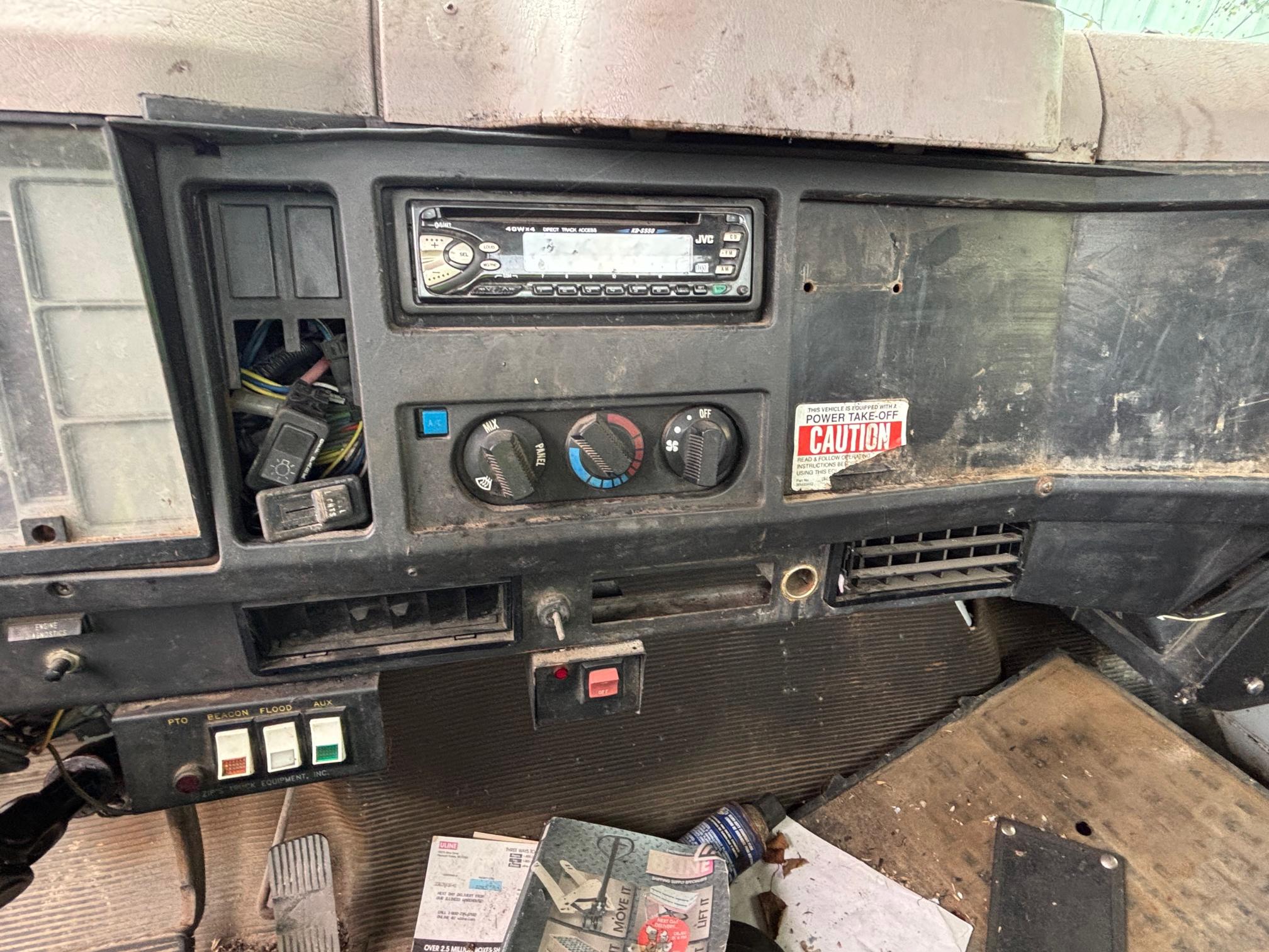 1997 INTERNATIONAL 4700 - Image 14